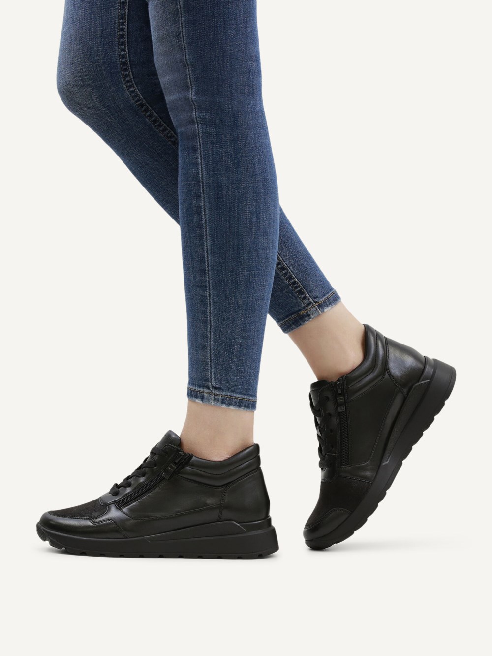 Caprice Sneaker - Schwarzer Kammleder