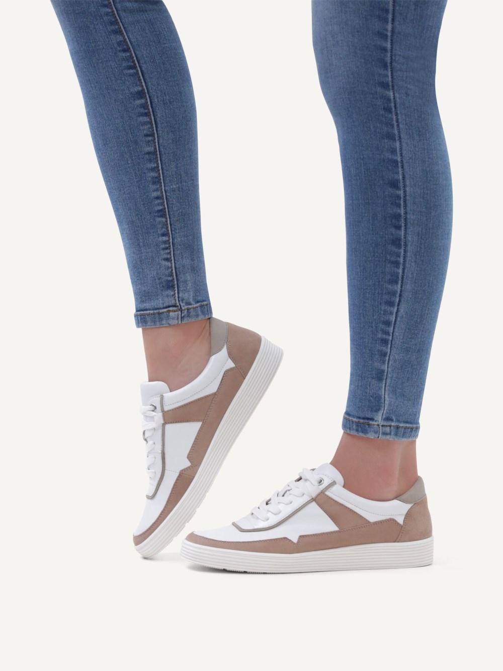 Caprice Sneaker - Taupefarbenes Kammleder