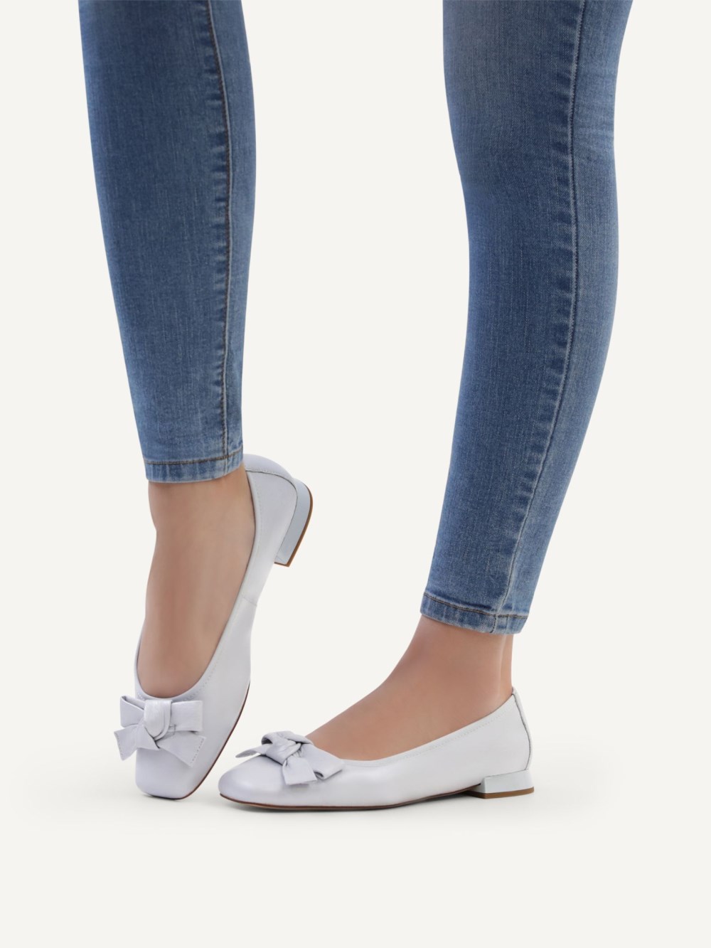 Caprice Ballerina - Hellblaues Hirschleder