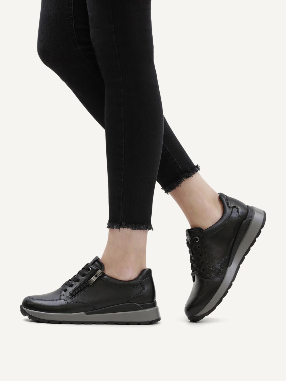 Caprice Sneaker - Schwarzes Nappa