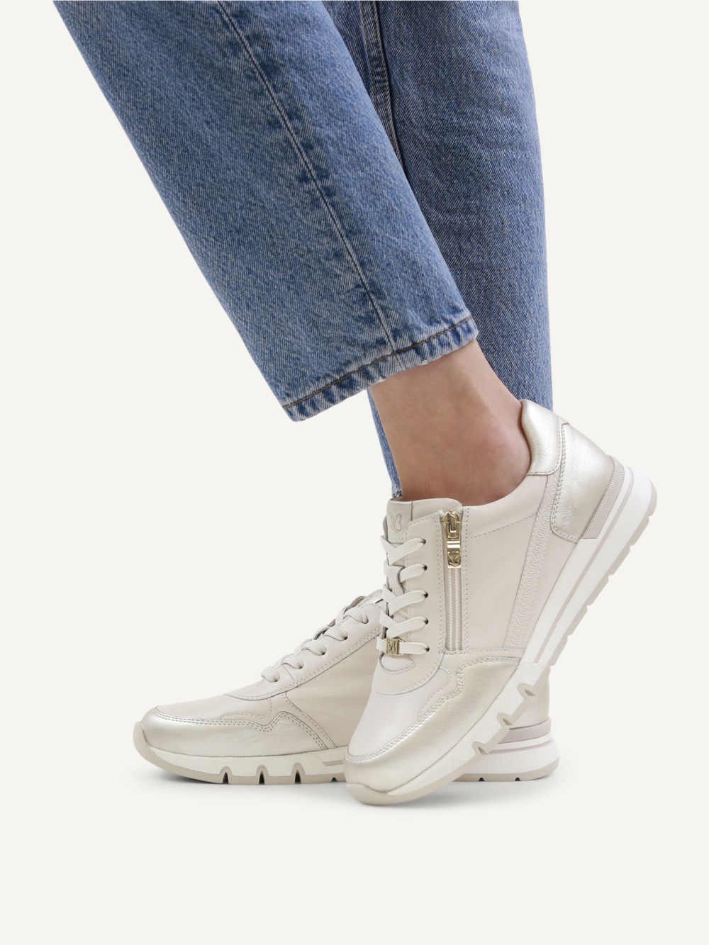 Caprice Sneaker - Offwhitefarbener Kamm