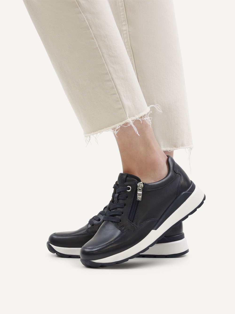 Caprice Sneaker - Ozean-Nappa